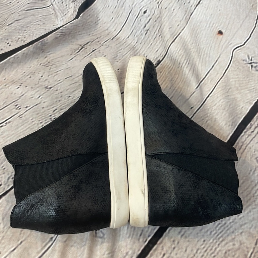 Coconuts By Matisse Black Wedged Heel Slip-On Sneakers Size 7.5 - Picture 9 of 10